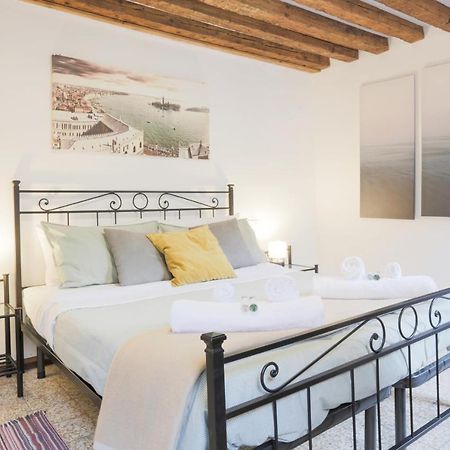 Santa Croce Guest House Veneza Exterior foto