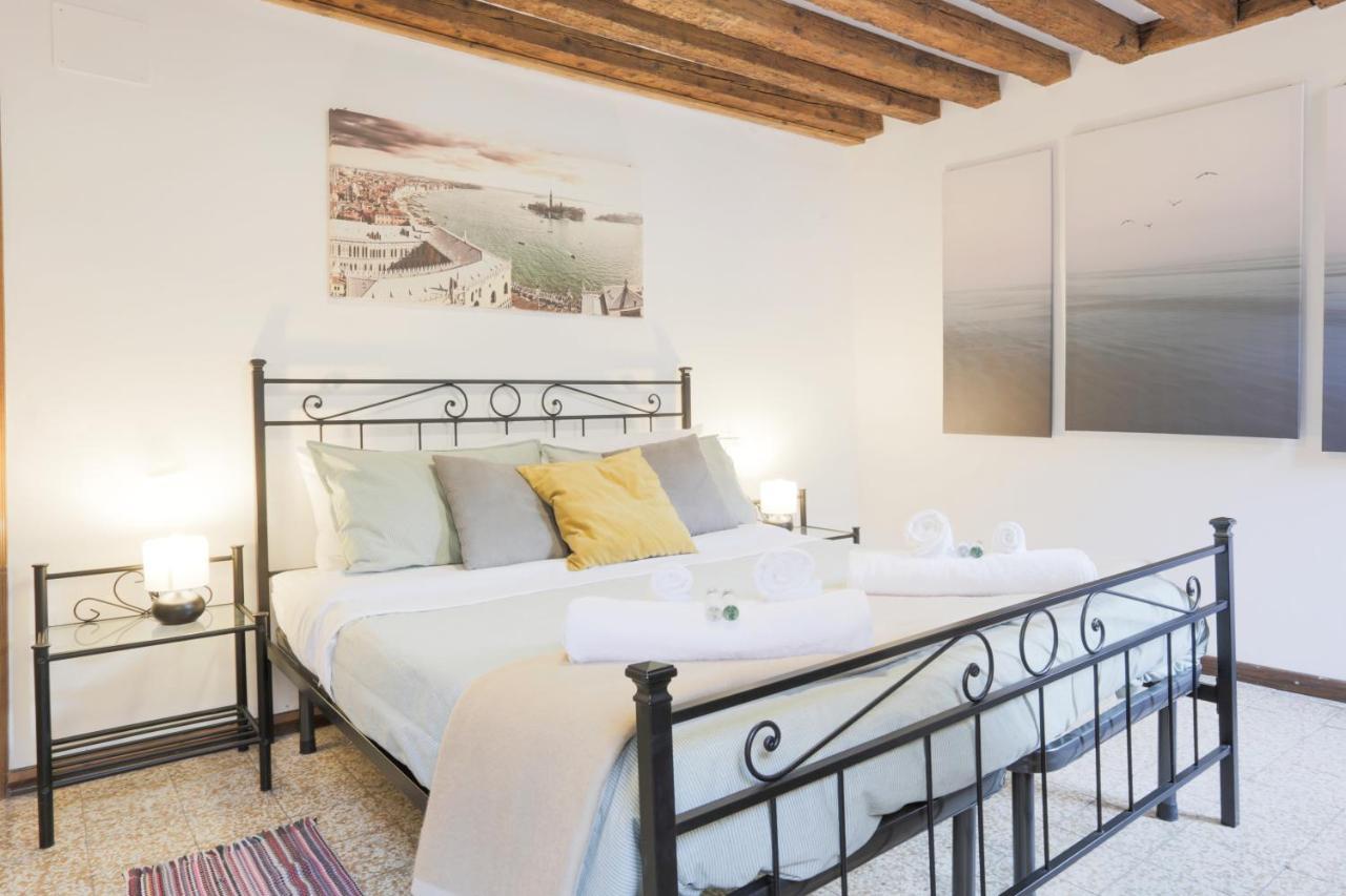 Santa Croce Guest House Veneza Exterior foto