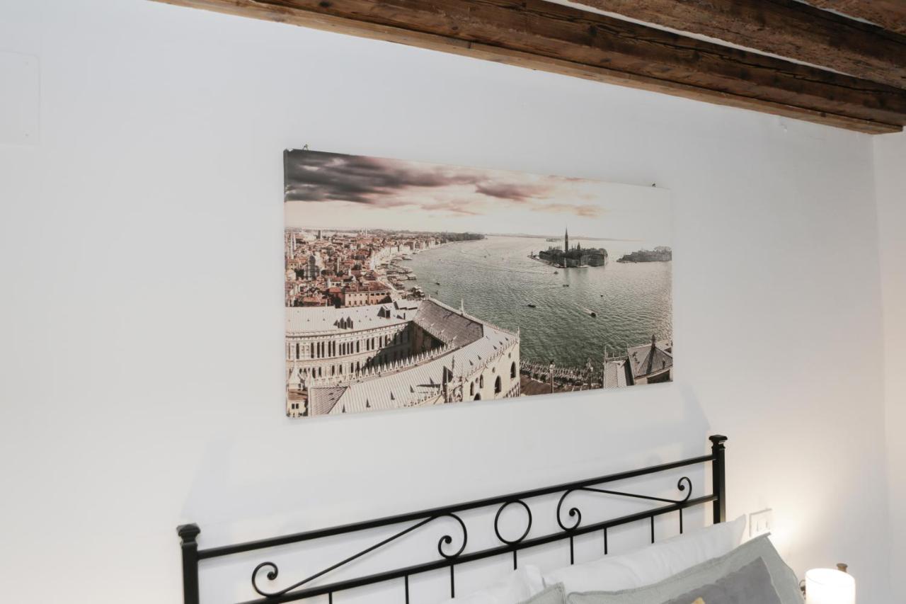 Santa Croce Guest House Veneza Exterior foto