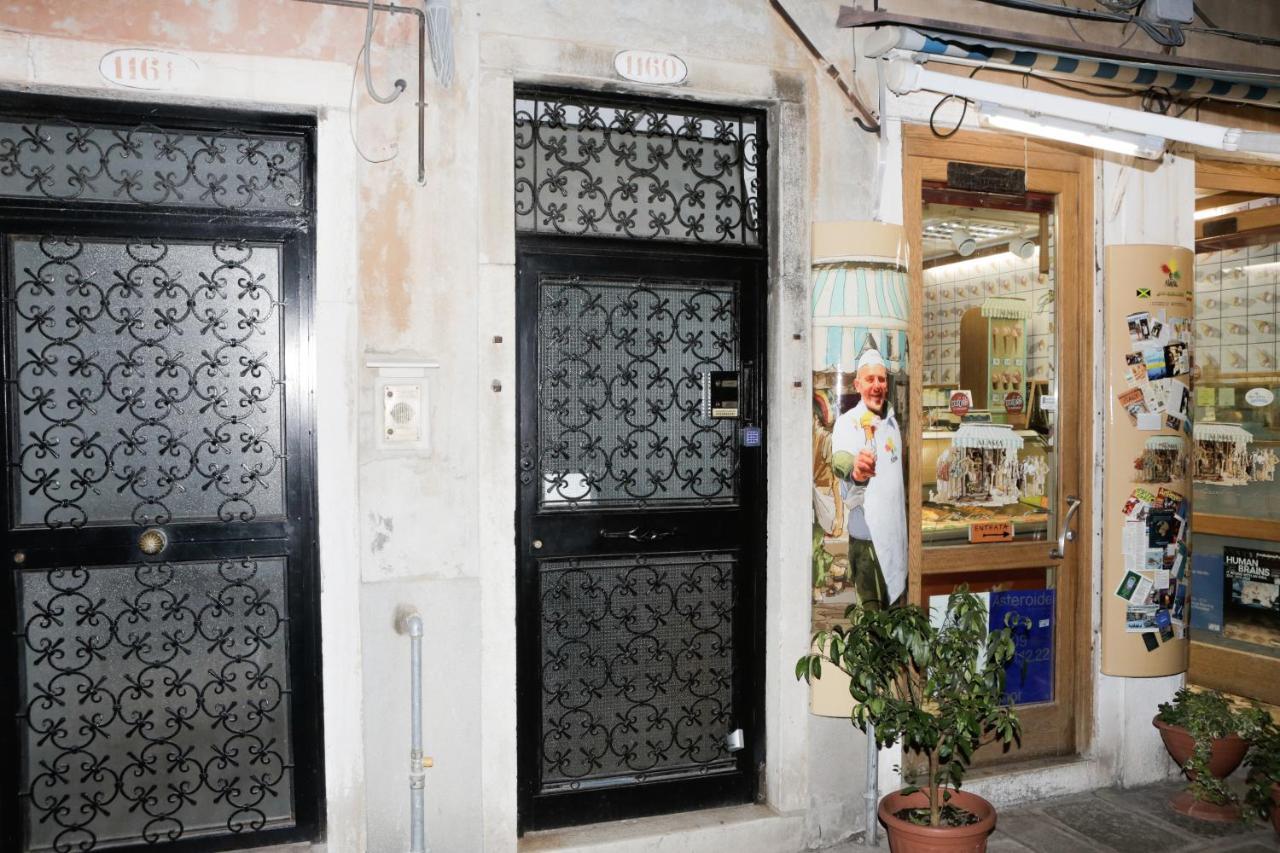 Santa Croce Guest House Veneza Exterior foto